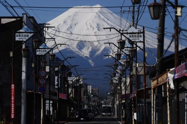 日本富士山今夏不迎客，4条登山道关闭