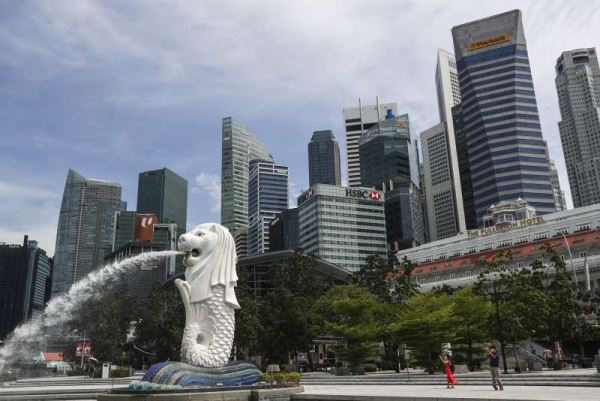 疫情重创新加坡, 经济萎缩41.2％创历史纪录！10年来首度陷衰退