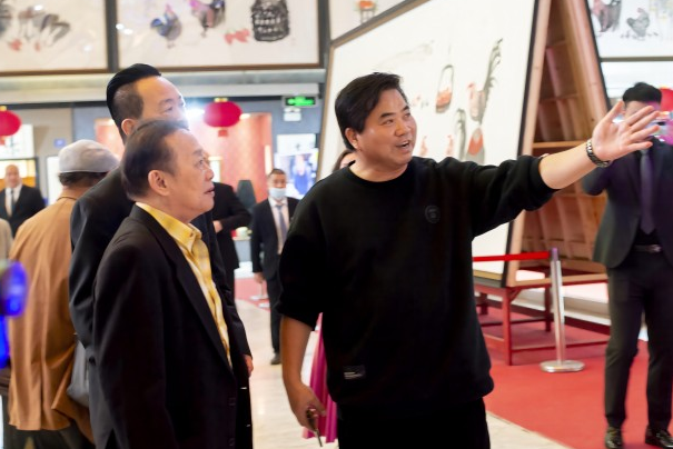 泰国亲王造访国画大家朱祖国进行文化交流并收藏了书画作品