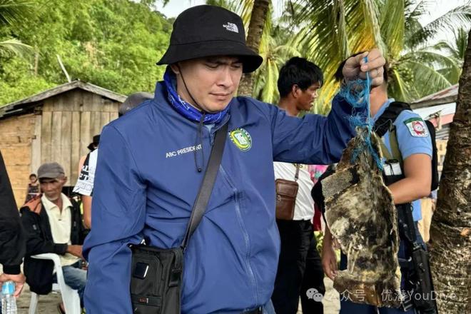 菲律宾村民分食海龟致3人死亡31人送医