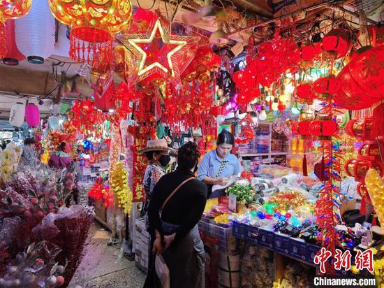 Chinese New Year culture integrates into lives of Cambodian people