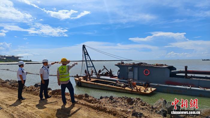 China activates flood, typhoon emergency response for south China